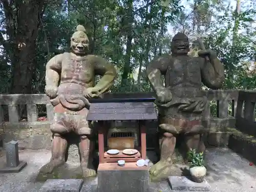 狭野神社の像