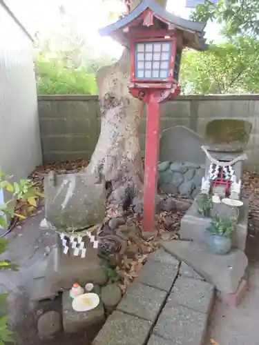 音松稲荷大明神の末社・摂社