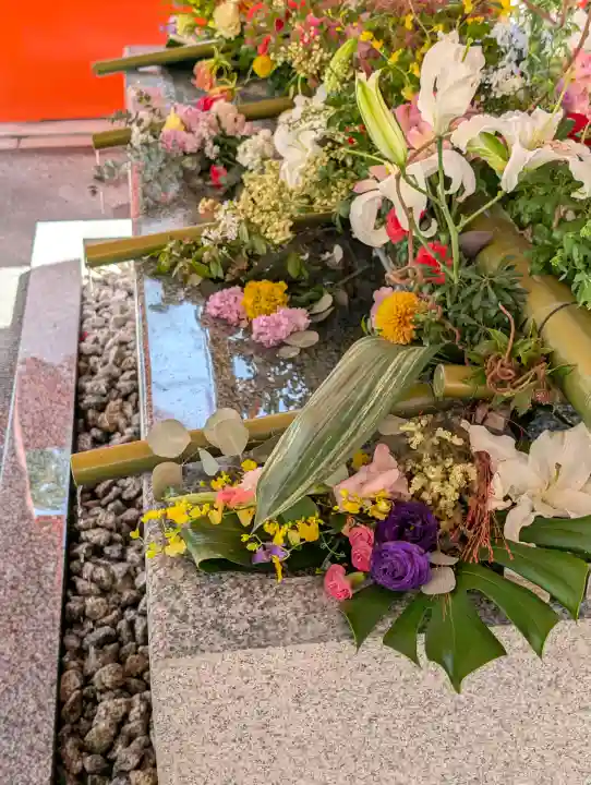 生田神社の{uncategorized: "未分類", other: "その他", undefined: "問題あり", building: "その他建物", grave: "お墓", sacred_gate: "鳥居", guardian: "狛犬", statue: "像", buddha: "仏像", history: "歴史", nature: "自然", garden: "庭園", animal: "動物", pagoda: "塔", temizu: "手水舎", mountain_gate: "山門・神門", sanctuary: "本殿・本堂", subordinate: "末社・摂社", art: "芸術", scenery: "景色", jizo: "地蔵", ema: "絵馬", goshuin: "御朱印", omikuji: "おみくじ", items: "授与品その他", amulet: "お守り", goshuincho: "御朱印帳", eats: "食事", festival: "お祭り", votive_dance: "神楽", shichigosan: "七五三参", wedding: "結婚式", experience: "体験その他", initially: "初詣", around: "周辺", anti_infection: "感染症対策"}