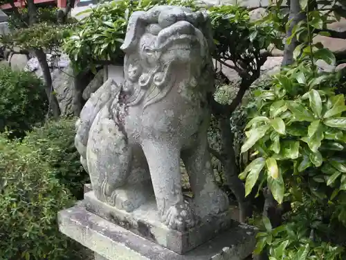 粉河産土神社（たのもしの宮）の狛犬