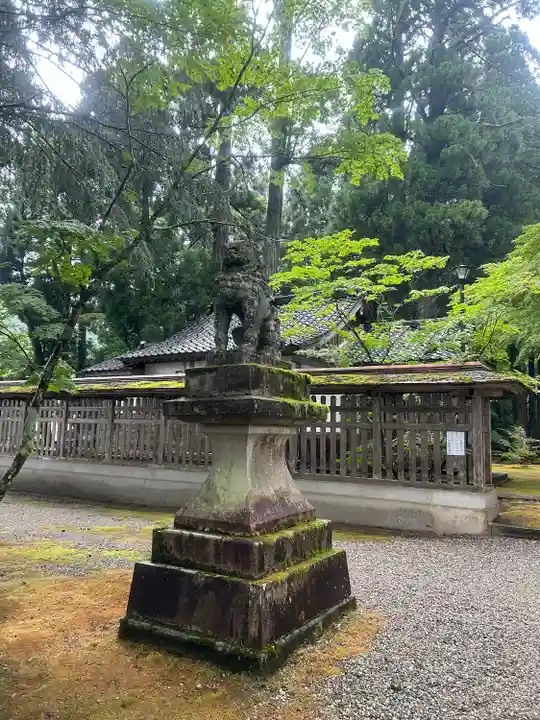 雄山神社中宮祈願殿(富山県)