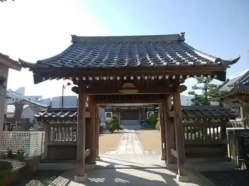 天然寺の山門