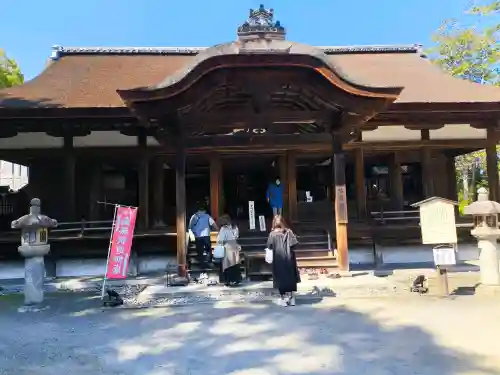 園城寺（三井寺）の{uncategorized: "未分類", other: "その他", undefined: "問題あり", building: "その他建物", grave: "お墓", sacred_gate: "鳥居", guardian: "狛犬", statue: "像", buddha: "仏像", history: "歴史", nature: "自然", garden: "庭園", animal: "動物", pagoda: "塔", temizu: "手水舎", mountain_gate: "山門・神門", sanctuary: "本殿・本堂", subordinate: "末社・摂社", art: "芸術", scenery: "景色", jizo: "地蔵", ema: "絵馬", goshuin: "御朱印", omikuji: "おみくじ", items: "授与品その他", amulet: "お守り", goshuincho: "御朱印帳", eats: "食事", festival: "お祭り", votive_dance: "神楽", shichigosan: "七五三参", wedding: "結婚式", experience: "体験その他", initially: "初詣", around: "周辺", anti_infection: "感染症対策"}