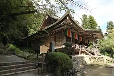 宝珠山 立石寺の本殿・本堂