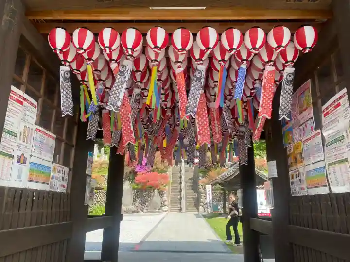 埼玉厄除け開運大師・龍泉寺(切り絵御朱印発祥の寺)の{uncategorized: "未分類", other: "その他", undefined: "問題あり", building: "その他建物", grave: "お墓", sacred_gate: "鳥居", guardian: "狛犬", statue: "像", buddha: "仏像", history: "歴史", nature: "自然", garden: "庭園", animal: "動物", pagoda: "塔", temizu: "手水舎", mountain_gate: "山門・神門", sanctuary: "本殿・本堂", subordinate: "末社・摂社", art: "芸術", scenery: "景色", jizo: "地蔵", ema: "絵馬", goshuin: "御朱印", omikuji: "おみくじ", items: "授与品その他", amulet: "お守り", goshuincho: "御朱印帳", eats: "食事", festival: "お祭り", votive_dance: "神楽", shichigosan: "七五三参", wedding: "結婚式", experience: "体験その他", initially: "初詣", around: "周辺", anti_infection: "感染症対策"}