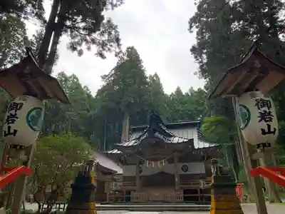 御岩神社の本殿・本堂