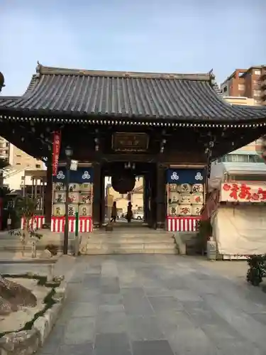 櫛田神社の山門