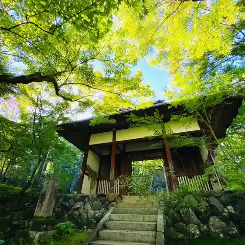 常寂光寺の山門・神門
