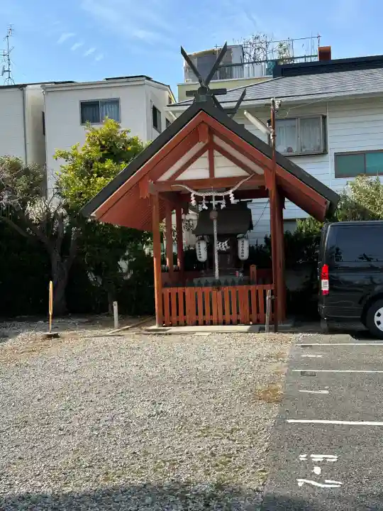 湊屋住吉神社の{uncategorized: "未分類", other: "その他", undefined: "問題あり", building: "その他建物", grave: "お墓", sacred_gate: "鳥居", guardian: "狛犬", statue: "像", buddha: "仏像", history: "歴史", nature: "自然", garden: "庭園", animal: "動物", pagoda: "塔", temizu: "手水舎", mountain_gate: "山門・神門", sanctuary: "本殿・本堂", subordinate: "末社・摂社", art: "芸術", scenery: "景色", jizo: "地蔵", ema: "絵馬", goshuin: "御朱印", omikuji: "おみくじ", items: "授与品その他", amulet: "お守り", goshuincho: "御朱印帳", eats: "食事", festival: "お祭り", votive_dance: "神楽", shichigosan: "七五三参", wedding: "結婚式", experience: "体験その他", initially: "初詣", around: "周辺", anti_infection: "感染症対策"}