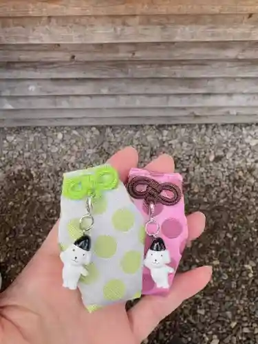 石浦神社の{uncategorized: "未分類", other: "その他", undefined: "問題あり", building: "その他建物", grave: "お墓", sacred_gate: "鳥居", guardian: "狛犬", statue: "像", buddha: "仏像", history: "歴史", nature: "自然", garden: "庭園", animal: "動物", pagoda: "塔", temizu: "手水舎", mountain_gate: "山門・神門", sanctuary: "本殿・本堂", subordinate: "末社・摂社", art: "芸術", scenery: "景色", jizo: "地蔵", ema: "絵馬", goshuin: "御朱印", omikuji: "おみくじ", items: "授与品その他", amulet: "お守り", goshuincho: "御朱印帳", eats: "食事", festival: "お祭り", votive_dance: "神楽", shichigosan: "七五三参", wedding: "結婚式", experience: "体験その他", initially: "初詣", around: "周辺", anti_infection: "感染症対策"}