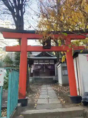 出世稲荷神社（春日稲荷神社）(東京都)