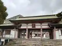 照國神社の山門・神門