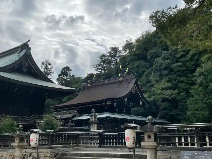 吉備津彦神社の{uncategorized: "未分類", other: "その他", undefined: "問題あり", building: "その他建物", grave: "お墓", sacred_gate: "鳥居", guardian: "狛犬", statue: "像", buddha: "仏像", history: "歴史", nature: "自然", garden: "庭園", animal: "動物", pagoda: "塔", temizu: "手水舎", mountain_gate: "山門・神門", sanctuary: "本殿・本堂", subordinate: "末社・摂社", art: "芸術", scenery: "景色", jizo: "地蔵", ema: "絵馬", goshuin: "御朱印", omikuji: "おみくじ", items: "授与品その他", amulet: "お守り", goshuincho: "御朱印帳", eats: "食事", festival: "お祭り", votive_dance: "神楽", shichigosan: "七五三参", wedding: "結婚式", experience: "体験その他", initially: "初詣", around: "周辺", anti_infection: "感染症対策"}