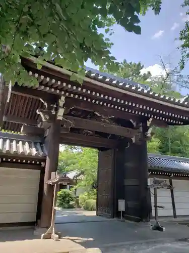真盛寺の山門・神門