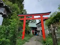 東山稲荷神社の鳥居