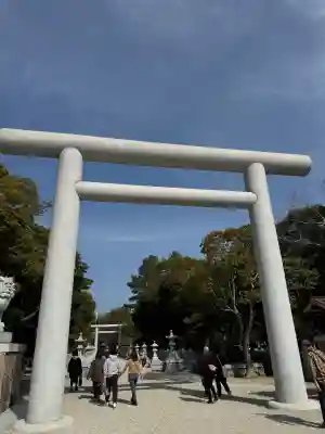 伊弉諾神宮の{uncategorized: "未分類", other: "その他", undefined: "問題あり", building: "その他建物", grave: "お墓", sacred_gate: "鳥居", guardian: "狛犬", statue: "像", buddha: "仏像", history: "歴史", nature: "自然", garden: "庭園", animal: "動物", pagoda: "塔", temizu: "手水舎", mountain_gate: "山門・神門", sanctuary: "本殿・本堂", subordinate: "末社・摂社", art: "芸術", scenery: "景色", jizo: "地蔵", ema: "絵馬", goshuin: "御朱印", omikuji: "おみくじ", items: "授与品その他", amulet: "お守り", goshuincho: "御朱印帳", eats: "食事", festival: "お祭り", votive_dance: "神楽", shichigosan: "七五三参", wedding: "結婚式", experience: "体験その他", initially: "初詣", around: "周辺", anti_infection: "感染症対策"}