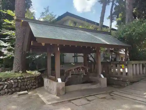 埼玉縣護國神社の手水