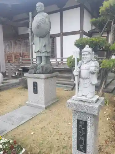 高源寺の像