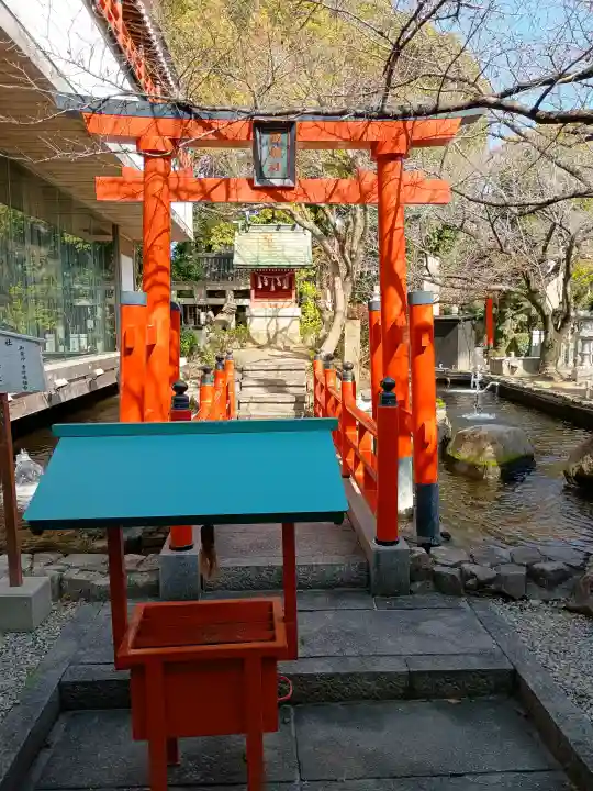 射楯兵主神社の{uncategorized: "未分類", other: "その他", undefined: "問題あり", building: "その他建物", grave: "お墓", sacred_gate: "鳥居", guardian: "狛犬", statue: "像", buddha: "仏像", history: "歴史", nature: "自然", garden: "庭園", animal: "動物", pagoda: "塔", temizu: "手水舎", mountain_gate: "山門・神門", sanctuary: "本殿・本堂", subordinate: "末社・摂社", art: "芸術", scenery: "景色", jizo: "地蔵", ema: "絵馬", goshuin: "御朱印", omikuji: "おみくじ", items: "授与品その他", amulet: "お守り", goshuincho: "御朱印帳", eats: "食事", festival: "お祭り", votive_dance: "神楽", shichigosan: "七五三参", wedding: "結婚式", experience: "体験その他", initially: "初詣", around: "周辺", anti_infection: "感染症対策"}