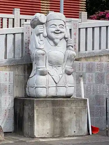 大杉神社の像