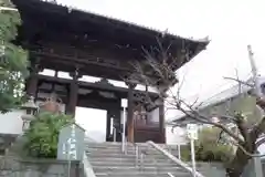 當麻寺の山門