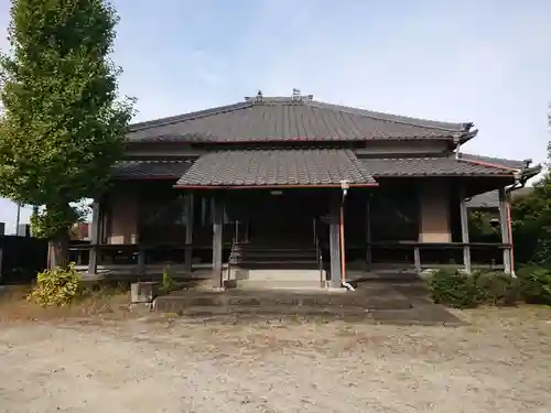 教泉寺の本殿・本堂