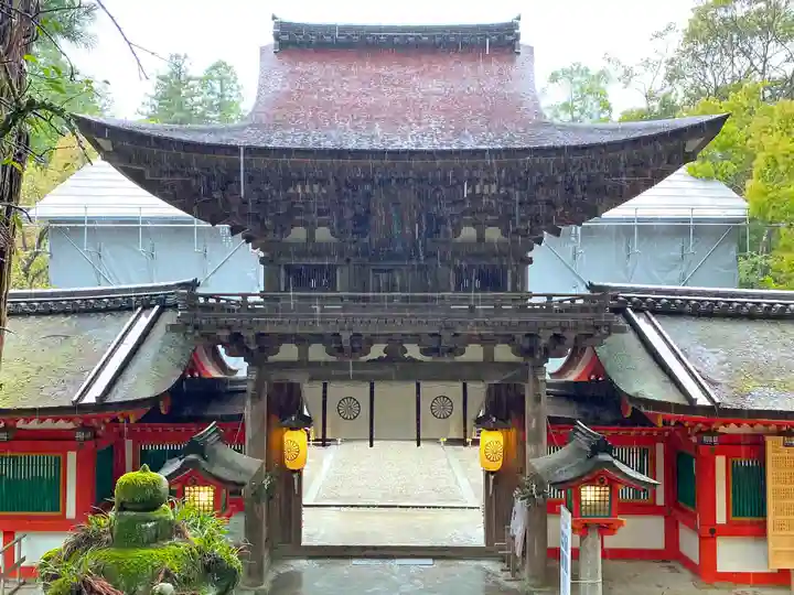 石上神宮の山門・神門