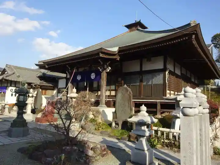 宝蔵寺の本殿・本堂