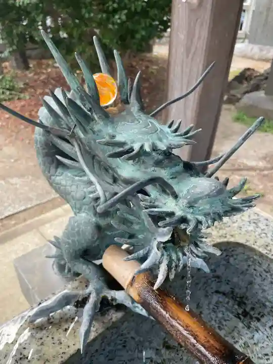 氷川神社の{uncategorized: "未分類", other: "その他", undefined: "問題あり", building: "その他建物", grave: "お墓", sacred_gate: "鳥居", guardian: "狛犬", statue: "像", buddha: "仏像", history: "歴史", nature: "自然", garden: "庭園", animal: "動物", pagoda: "塔", temizu: "手水舎", mountain_gate: "山門・神門", sanctuary: "本殿・本堂", subordinate: "末社・摂社", art: "芸術", scenery: "景色", jizo: "地蔵", ema: "絵馬", goshuin: "御朱印", omikuji: "おみくじ", items: "授与品その他", amulet: "お守り", goshuincho: "御朱印帳", eats: "食事", festival: "お祭り", votive_dance: "神楽", shichigosan: "七五三参", wedding: "結婚式", experience: "体験その他", initially: "初詣", around: "周辺", anti_infection: "感染症対策"}