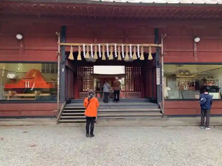 北口本宮冨士浅間神社の{uncategorized: "未分類", other: "その他", undefined: "問題あり", building: "その他建物", grave: "お墓", sacred_gate: "鳥居", guardian: "狛犬", statue: "像", buddha: "仏像", history: "歴史", nature: "自然", garden: "庭園", animal: "動物", pagoda: "塔", temizu: "手水舎", mountain_gate: "山門・神門", sanctuary: "本殿・本堂", subordinate: "末社・摂社", art: "芸術", scenery: "景色", jizo: "地蔵", ema: "絵馬", goshuin: "御朱印", omikuji: "おみくじ", items: "授与品その他", amulet: "お守り", goshuincho: "御朱印帳", eats: "食事", festival: "お祭り", votive_dance: "神楽", shichigosan: "七五三参", wedding: "結婚式", experience: "体験その他", initially: "初詣", around: "周辺", anti_infection: "感染症対策"}