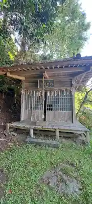 天照御祖神社の{uncategorized: "未分類", other: "その他", undefined: "問題あり", building: "その他建物", grave: "お墓", sacred_gate: "鳥居", guardian: "狛犬", statue: "像", buddha: "仏像", history: "歴史", nature: "自然", garden: "庭園", animal: "動物", pagoda: "塔", temizu: "手水舎", mountain_gate: "山門・神門", sanctuary: "本殿・本堂", subordinate: "末社・摂社", art: "芸術", scenery: "景色", jizo: "地蔵", ema: "絵馬", goshuin: "御朱印", omikuji: "おみくじ", items: "授与品その他", amulet: "お守り", goshuincho: "御朱印帳", eats: "食事", festival: "お祭り", votive_dance: "神楽", shichigosan: "七五三参", wedding: "結婚式", experience: "体験その他", initially: "初詣", around: "周辺", anti_infection: "感染症対策"}