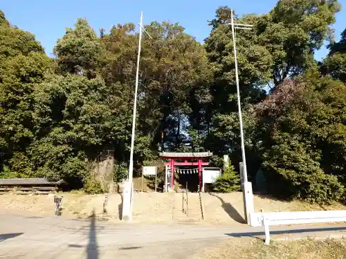 伊古乃速御玉比売神社の{uncategorized: "未分類", other: "その他", undefined: "問題あり", building: "その他建物", grave: "お墓", sacred_gate: "鳥居", guardian: "狛犬", statue: "像", buddha: "仏像", history: "歴史", nature: "自然", garden: "庭園", animal: "動物", pagoda: "塔", temizu: "手水舎", mountain_gate: "山門・神門", sanctuary: "本殿・本堂", subordinate: "末社・摂社", art: "芸術", scenery: "景色", jizo: "地蔵", ema: "絵馬", goshuin: "御朱印", omikuji: "おみくじ", items: "授与品その他", amulet: "お守り", goshuincho: "御朱印帳", eats: "食事", festival: "お祭り", votive_dance: "神楽", shichigosan: "七五三参", wedding: "結婚式", experience: "体験その他", initially: "初詣", around: "周辺", anti_infection: "感染症対策"}
