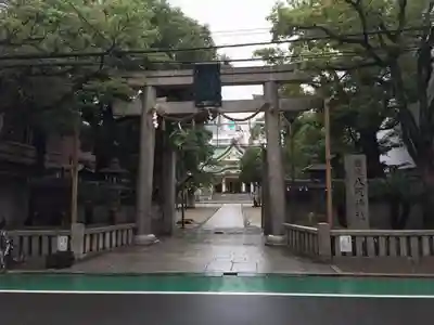 難波八阪神社の鳥居