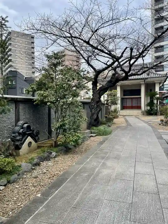 正洞院の{uncategorized: "未分類", other: "その他", undefined: "問題あり", building: "その他建物", grave: "お墓", sacred_gate: "鳥居", guardian: "狛犬", statue: "像", buddha: "仏像", history: "歴史", nature: "自然", garden: "庭園", animal: "動物", pagoda: "塔", temizu: "手水舎", mountain_gate: "山門・神門", sanctuary: "本殿・本堂", subordinate: "末社・摂社", art: "芸術", scenery: "景色", jizo: "地蔵", ema: "絵馬", goshuin: "御朱印", omikuji: "おみくじ", items: "授与品その他", amulet: "お守り", goshuincho: "御朱印帳", eats: "食事", festival: "お祭り", votive_dance: "神楽", shichigosan: "七五三参", wedding: "結婚式", experience: "体験その他", initially: "初詣", around: "周辺", anti_infection: "感染症対策"}