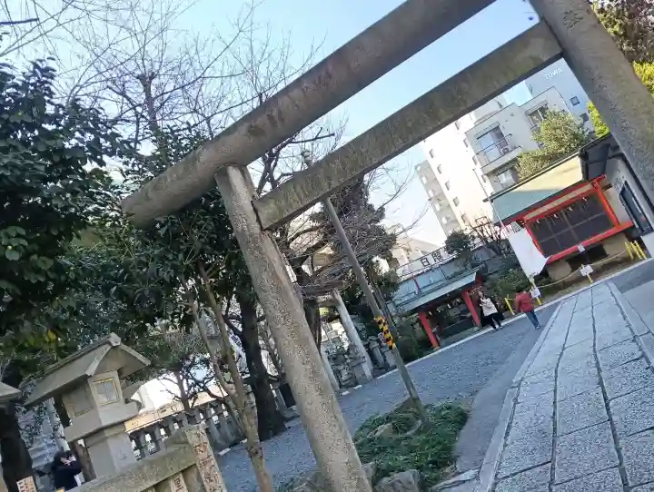 くまくま神社(導きの社 熊野町熊野神社)の{uncategorized: "未分類", other: "その他", undefined: "問題あり", building: "その他建物", grave: "お墓", sacred_gate: "鳥居", guardian: "狛犬", statue: "像", buddha: "仏像", history: "歴史", nature: "自然", garden: "庭園", animal: "動物", pagoda: "塔", temizu: "手水舎", mountain_gate: "山門・神門", sanctuary: "本殿・本堂", subordinate: "末社・摂社", art: "芸術", scenery: "景色", jizo: "地蔵", ema: "絵馬", goshuin: "御朱印", omikuji: "おみくじ", items: "授与品その他", amulet: "お守り", goshuincho: "御朱印帳", eats: "食事", festival: "お祭り", votive_dance: "神楽", shichigosan: "七五三参", wedding: "結婚式", experience: "体験その他", initially: "初詣", around: "周辺", anti_infection: "感染症対策"}