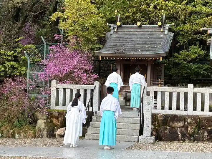 廣田神社の{uncategorized: "未分類", other: "その他", undefined: "問題あり", building: "その他建物", grave: "お墓", sacred_gate: "鳥居", guardian: "狛犬", statue: "像", buddha: "仏像", history: "歴史", nature: "自然", garden: "庭園", animal: "動物", pagoda: "塔", temizu: "手水舎", mountain_gate: "山門・神門", sanctuary: "本殿・本堂", subordinate: "末社・摂社", art: "芸術", scenery: "景色", jizo: "地蔵", ema: "絵馬", goshuin: "御朱印", omikuji: "おみくじ", items: "授与品その他", amulet: "お守り", goshuincho: "御朱印帳", eats: "食事", festival: "お祭り", votive_dance: "神楽", shichigosan: "七五三参", wedding: "結婚式", experience: "体験その他", initially: "初詣", around: "周辺", anti_infection: "感染症対策"}