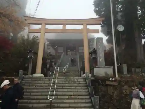 武蔵御嶽神社の鳥居