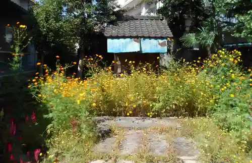 現人神社の建物その他