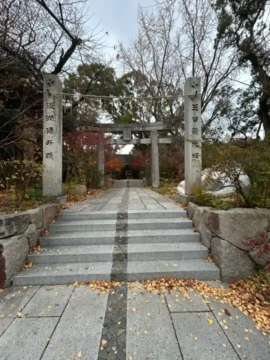 鳥飼八幡宮の{uncategorized: "未分類", other: "その他", undefined: "問題あり", building: "その他建物", grave: "お墓", sacred_gate: "鳥居", guardian: "狛犬", statue: "像", buddha: "仏像", history: "歴史", nature: "自然", garden: "庭園", animal: "動物", pagoda: "塔", temizu: "手水舎", mountain_gate: "山門・神門", sanctuary: "本殿・本堂", subordinate: "末社・摂社", art: "芸術", scenery: "景色", jizo: "地蔵", ema: "絵馬", goshuin: "御朱印", omikuji: "おみくじ", items: "授与品その他", amulet: "お守り", goshuincho: "御朱印帳", eats: "食事", festival: "お祭り", votive_dance: "神楽", shichigosan: "七五三参", wedding: "結婚式", experience: "体験その他", initially: "初詣", around: "周辺", anti_infection: "感染症対策"}