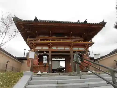 総持寺の山門