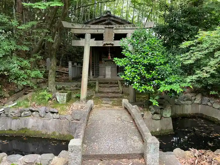 寳塔寺(宝塔寺)の末社・摂社