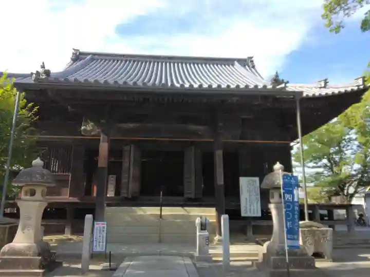 斑鳩寺の本殿・本堂