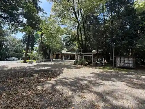松阪神社の{uncategorized: "未分類", other: "その他", undefined: "問題あり", building: "その他建物", grave: "お墓", sacred_gate: "鳥居", guardian: "狛犬", statue: "像", buddha: "仏像", history: "歴史", nature: "自然", garden: "庭園", animal: "動物", pagoda: "塔", temizu: "手水舎", mountain_gate: "山門・神門", sanctuary: "本殿・本堂", subordinate: "末社・摂社", art: "芸術", scenery: "景色", jizo: "地蔵", ema: "絵馬", goshuin: "御朱印", omikuji: "おみくじ", items: "授与品その他", amulet: "お守り", goshuincho: "御朱印帳", eats: "食事", festival: "お祭り", votive_dance: "神楽", shichigosan: "七五三参", wedding: "結婚式", experience: "体験その他", initially: "初詣", around: "周辺", anti_infection: "感染症対策"}