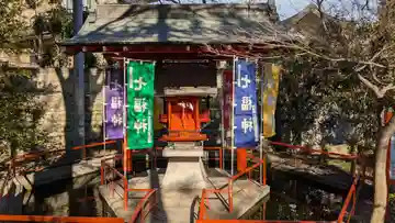 花の尾曳弁財天(尾曳稲荷神社)の本殿・本堂