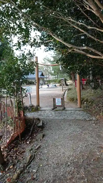 檜原神社(大神神社摂社)のその他建物