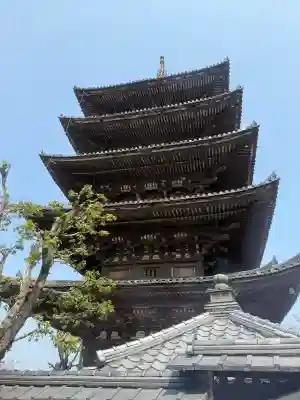 法観寺の{uncategorized: "未分類", other: "その他", undefined: "問題あり", building: "その他建物", grave: "お墓", sacred_gate: "鳥居", guardian: "狛犬", statue: "像", buddha: "仏像", history: "歴史", nature: "自然", garden: "庭園", animal: "動物", pagoda: "塔", temizu: "手水舎", mountain_gate: "山門・神門", sanctuary: "本殿・本堂", subordinate: "末社・摂社", art: "芸術", scenery: "景色", jizo: "地蔵", ema: "絵馬", goshuin: "御朱印", omikuji: "おみくじ", items: "授与品その他", amulet: "お守り", goshuincho: "御朱印帳", eats: "食事", festival: "お祭り", votive_dance: "神楽", shichigosan: "七五三参", wedding: "結婚式", experience: "体験その他", initially: "初詣", around: "周辺", anti_infection: "感染症対策"}