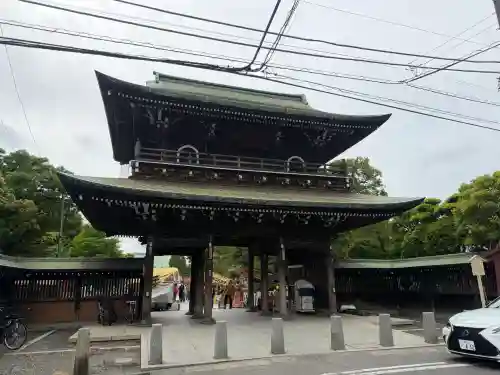 川崎大師（平間寺）の{uncategorized: "未分類", other: "その他", undefined: "問題あり", building: "その他建物", grave: "お墓", sacred_gate: "鳥居", guardian: "狛犬", statue: "像", buddha: "仏像", history: "歴史", nature: "自然", garden: "庭園", animal: "動物", pagoda: "塔", temizu: "手水舎", mountain_gate: "山門・神門", sanctuary: "本殿・本堂", subordinate: "末社・摂社", art: "芸術", scenery: "景色", jizo: "地蔵", ema: "絵馬", goshuin: "御朱印", omikuji: "おみくじ", items: "授与品その他", amulet: "お守り", goshuincho: "御朱印帳", eats: "食事", festival: "お祭り", votive_dance: "神楽", shichigosan: "七五三参", wedding: "結婚式", experience: "体験その他", initially: "初詣", around: "周辺", anti_infection: "感染症対策"}