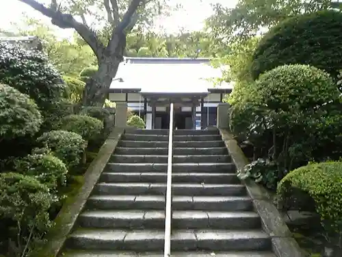 報国寺の本殿・本堂