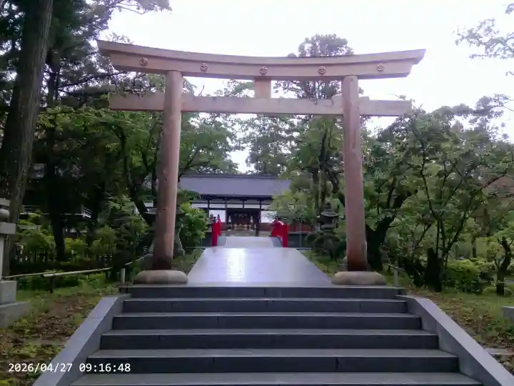 伊太祁曽神社の{uncategorized: "未分類", other: "その他", undefined: "問題あり", building: "その他建物", grave: "お墓", sacred_gate: "鳥居", guardian: "狛犬", statue: "像", buddha: "仏像", history: "歴史", nature: "自然", garden: "庭園", animal: "動物", pagoda: "塔", temizu: "手水舎", mountain_gate: "山門・神門", sanctuary: "本殿・本堂", subordinate: "末社・摂社", art: "芸術", scenery: "景色", jizo: "地蔵", ema: "絵馬", goshuin: "御朱印", omikuji: "おみくじ", items: "授与品その他", amulet: "お守り", goshuincho: "御朱印帳", eats: "食事", festival: "お祭り", votive_dance: "神楽", shichigosan: "七五三参", wedding: "結婚式", experience: "体験その他", initially: "初詣", around: "周辺", anti_infection: "感染症対策"}