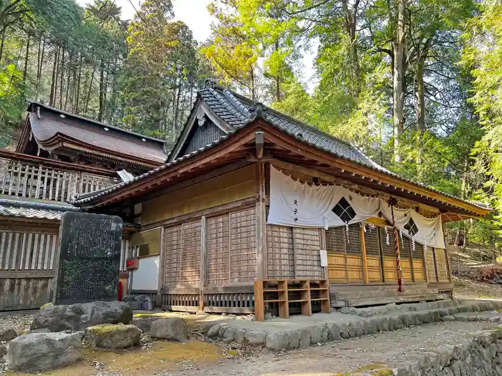 武田八幡宮の本殿・本堂